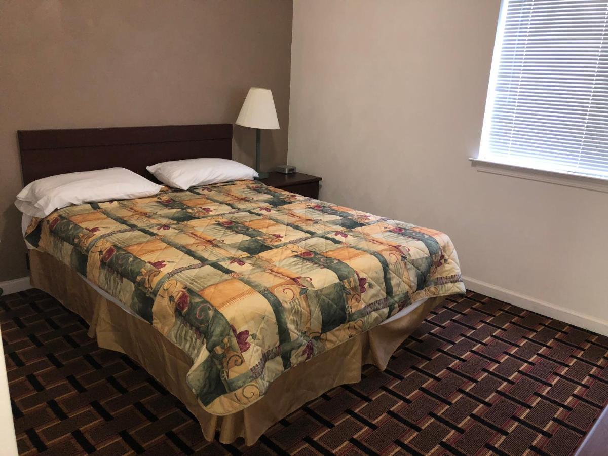 Affordable Suites Бёрлингтон Экстерьер фото